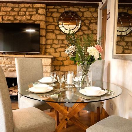 2 Bedroom Charming & Luxury Malt Cottage, Garden, Netflix, Free Parking 버튼온더워터 외부 사진