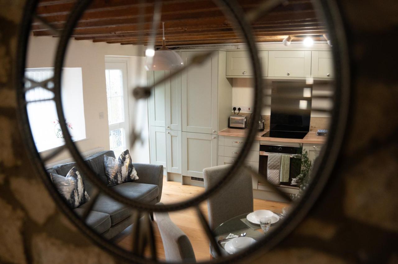 2 Bedroom Charming & Luxury Malt Cottage, Garden, Netflix, Free Parking 버튼온더워터 외부 사진