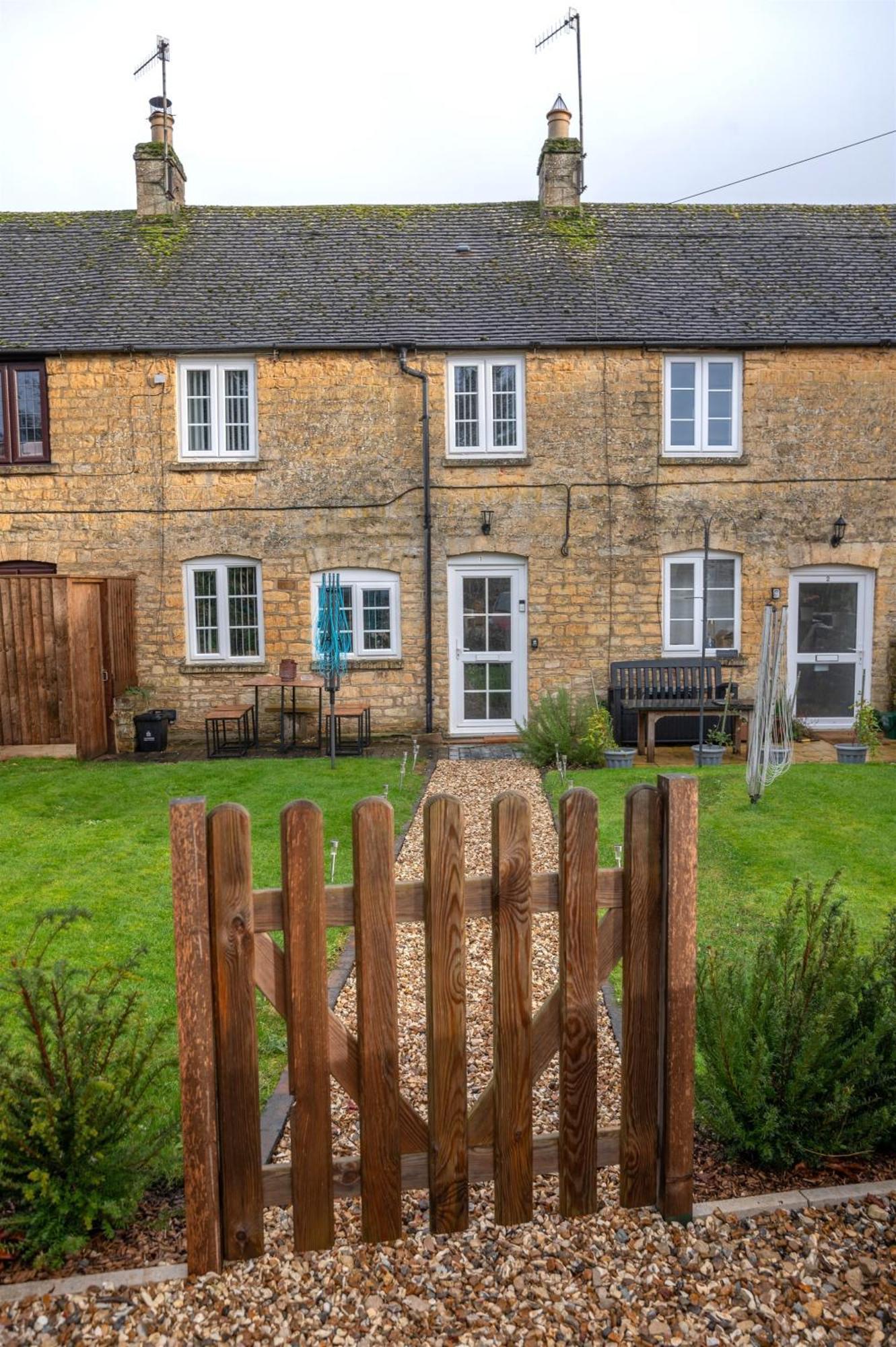2 Bedroom Charming & Luxury Malt Cottage, Garden, Netflix, Free Parking 버튼온더워터 외부 사진
