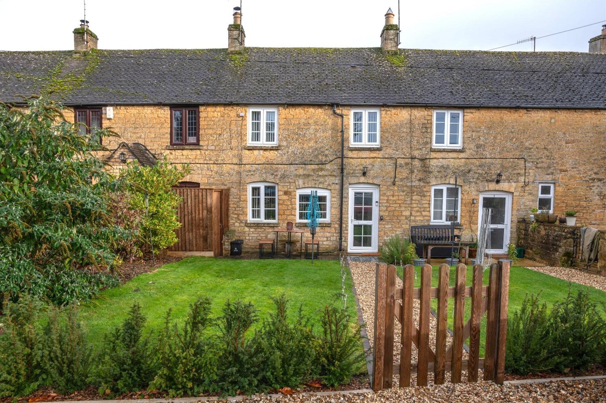 2 Bedroom Charming & Luxury Malt Cottage, Garden, Netflix, Free Parking 버튼온더워터 외부 사진